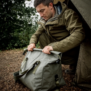 TRAKKER DOWNPOUR ROLL-UP CARRYALL